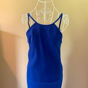 Royal Blue
Maxi dress 
Worn once
15 in across bust
60 in length 
Backless